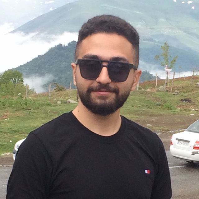 فرهاد کرمی